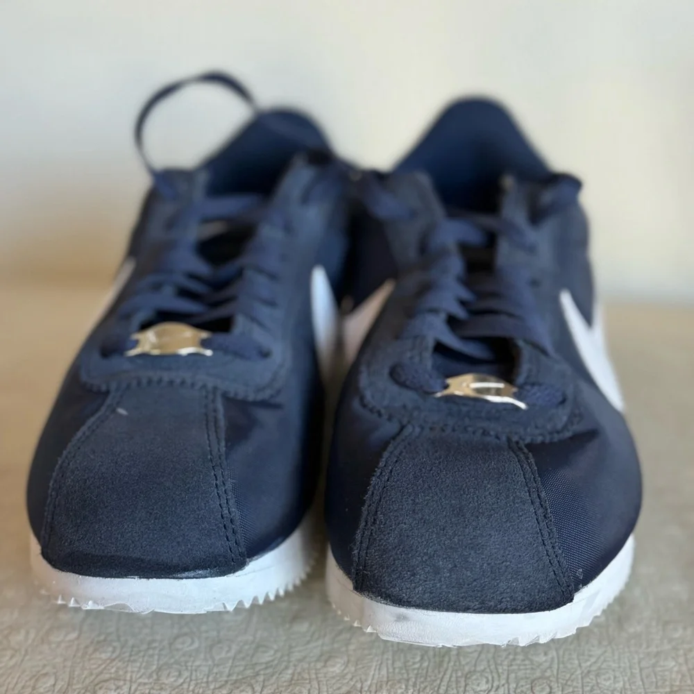 Nike Cortez - Picture 2 of 5